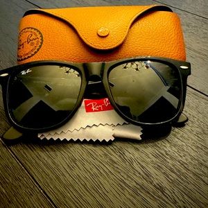 Ray-Ban Wayfarer Sunglasses